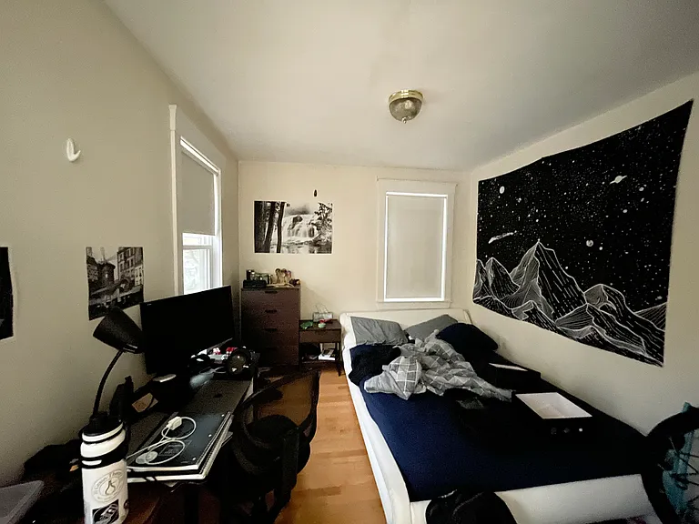 27 Iroquois St #1 — Photo 3
