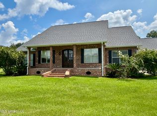 8 Jennie Ln, Picayune, MS 39466