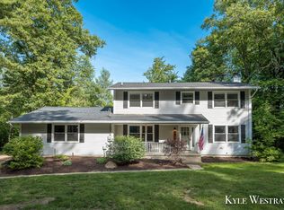 4030 Summit Ct NE, Rockford, MI 49341