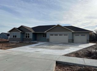 389 Willie Mays Cir, De Pere, WI 54115