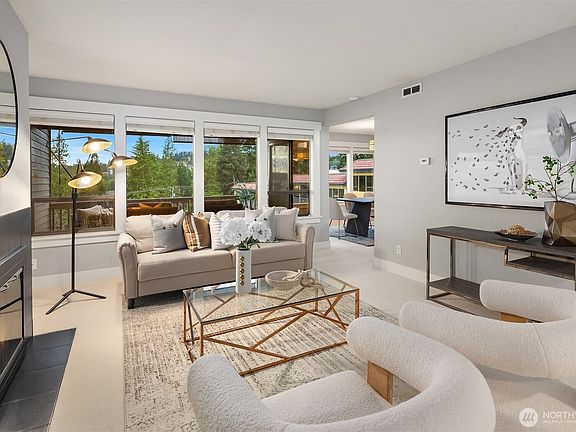 4th image of 11634 100th Avenue NE #323