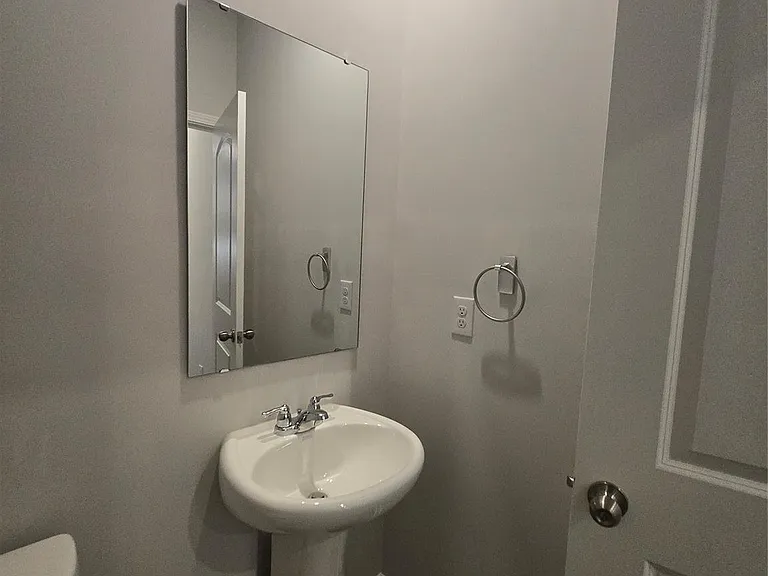 5240 Kinsbridge Dr — Photo 8