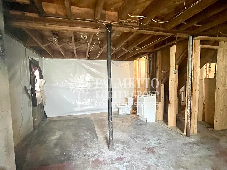 2219 E Gate City Blvd — Photo 10