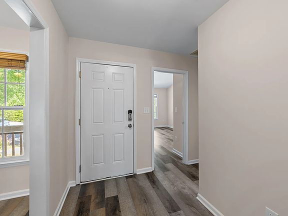 3rd image of 102 Shady Spring Pl