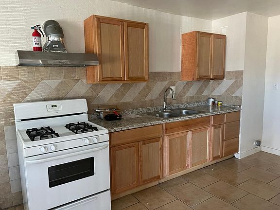 2nd image of 11538 Eucalyptus Ave #B