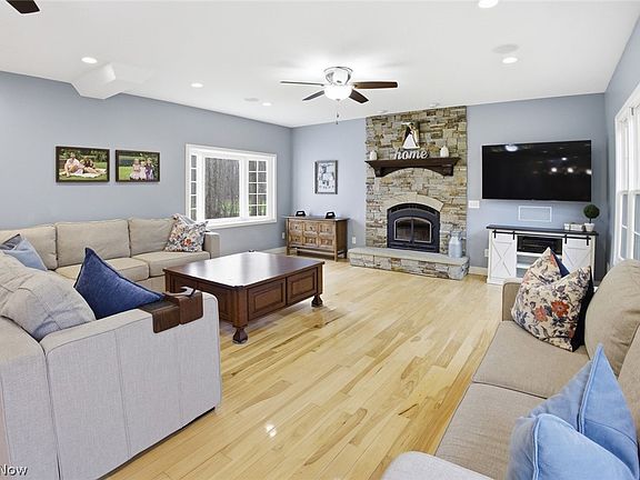 5th image of 16625 Auburn Springs Dr