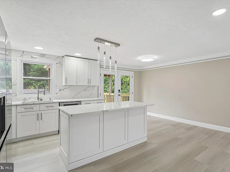 1315 Danberry Dr — Photo 9