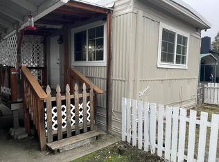 157 NE Neptune Ct, Roseburg, OR