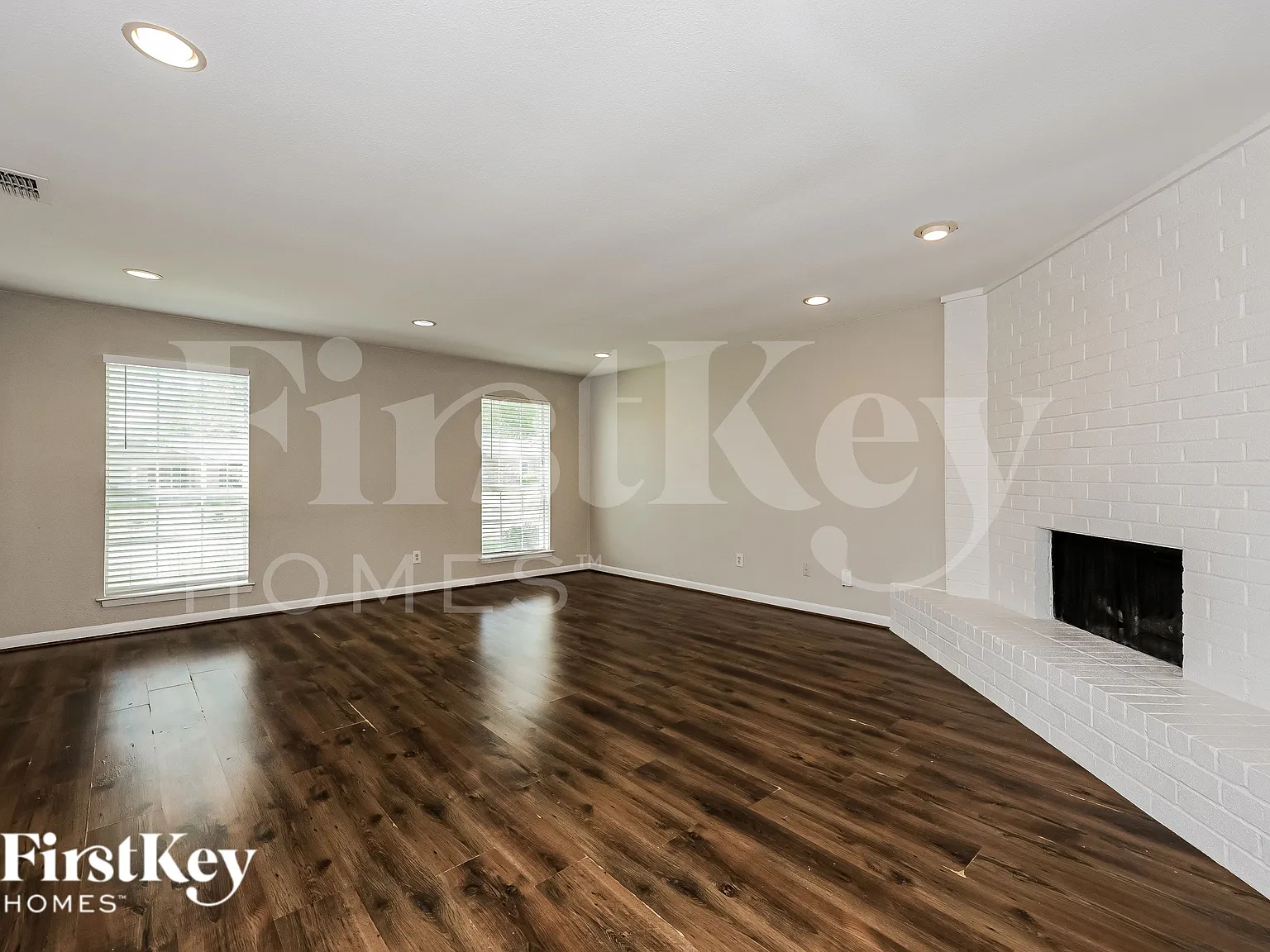 3 bed, 2.0 bath, 2088 sqft, $1,815 — Photo 3
