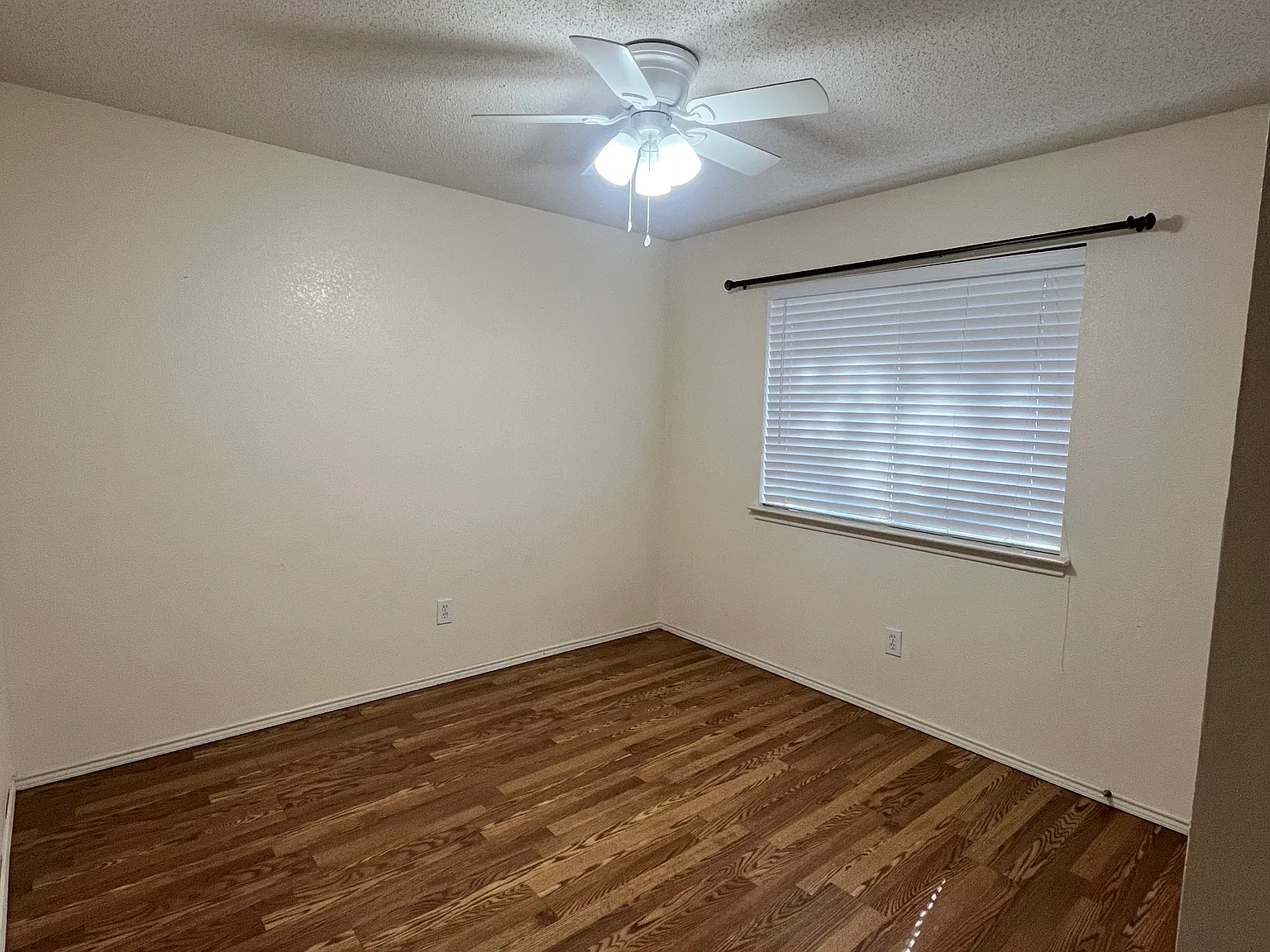 3 bed, 1440 sqft, $1,800 — Photo 2