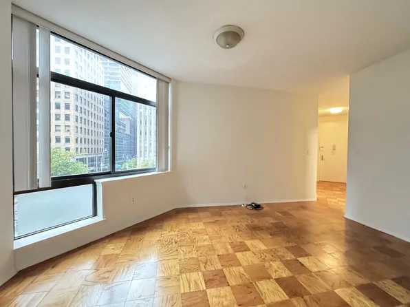 303 East 43rd Street image 3 of 8