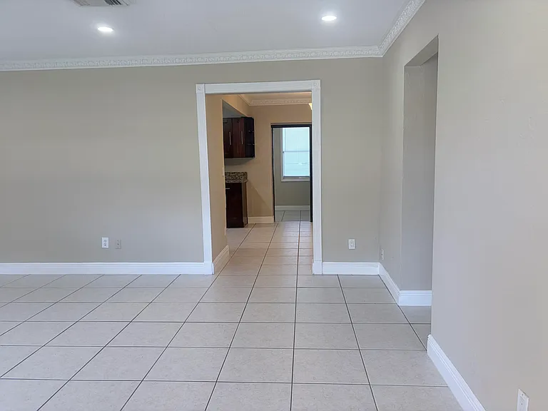 7302 Westwood Dr — Photo 3