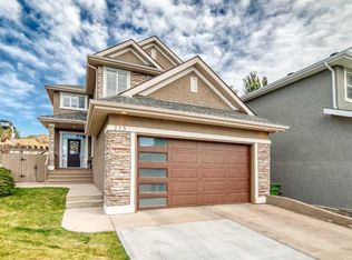 213 Springbluff Blvd SW, Calgary, AB T3H 5R5