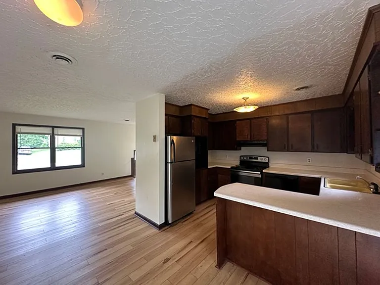 706 McBryde Dr — Photo 6