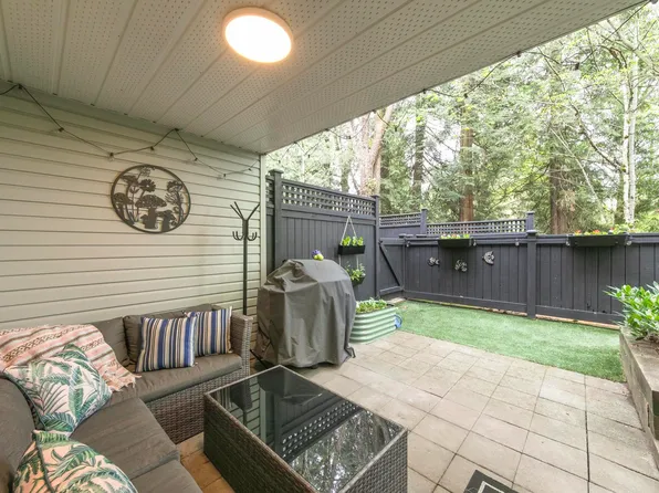 6893 Prenter St #212, Burnaby, BC V5E 4L3