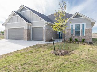 11428 NW 101st St, Yukon, OK 73099