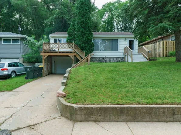 3638 Grandview Blvd, Sioux City, IA 51104