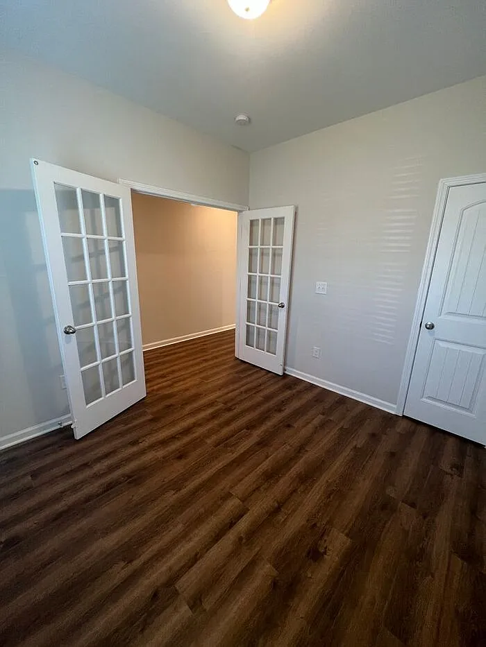 5 bed, 3.0 bath, 2225 sqft, $2,295 — Photo 4