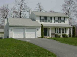 46 Castleton Dr, Cranston, RI 02921
