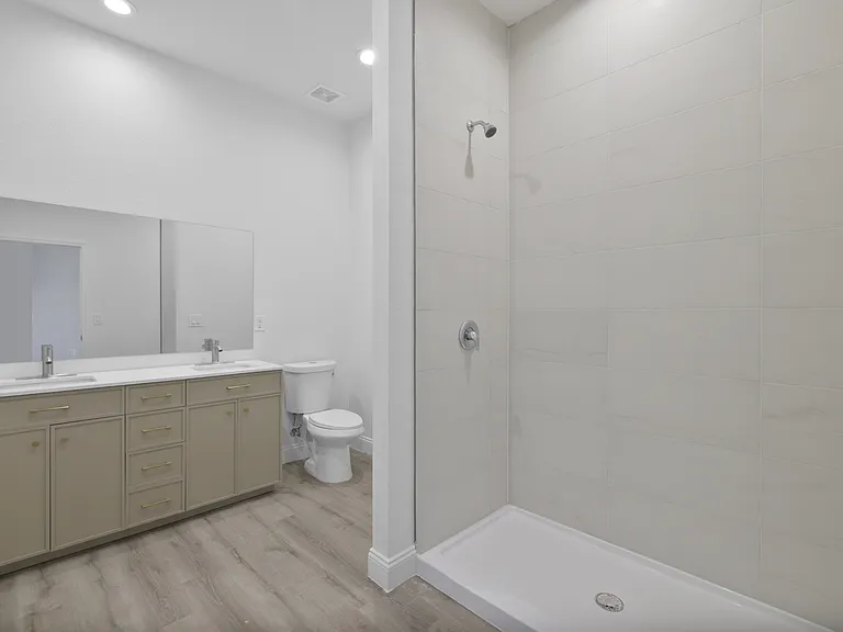862 Charles Sise St E — Photo 16