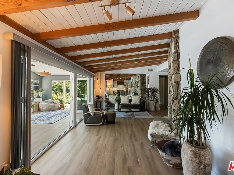 7442 Capps Ave — Photo 16