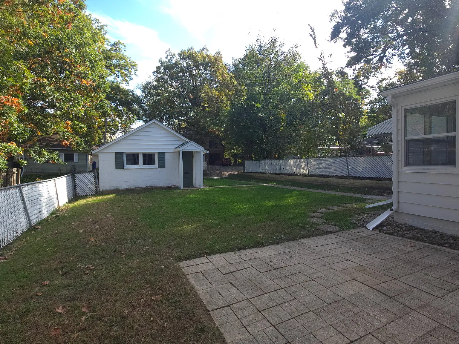 2 bed, 704 sqft, $1,335 — Photo 3