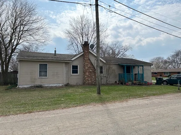 1025 E 1st St, Coal City, IL 60416