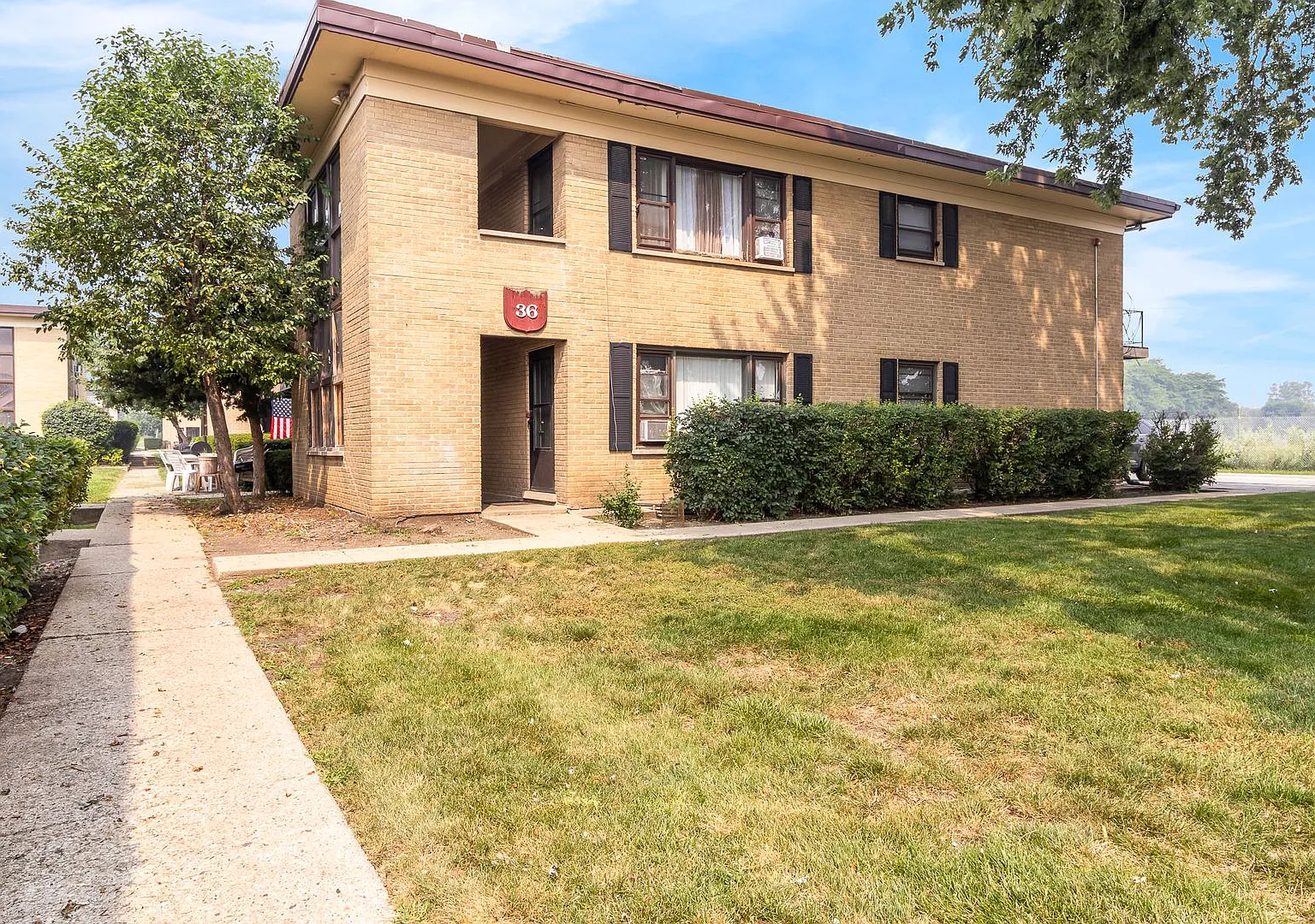 36 King Arthur Court Apartments — Photo 1