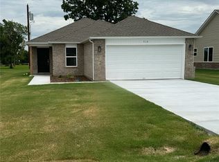 712 N Redbud Ave, Beggs, OK 74421