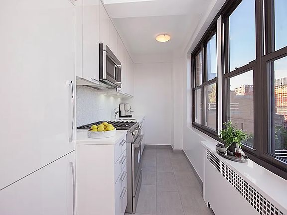4th image of 240 Central Park S APT 25D
