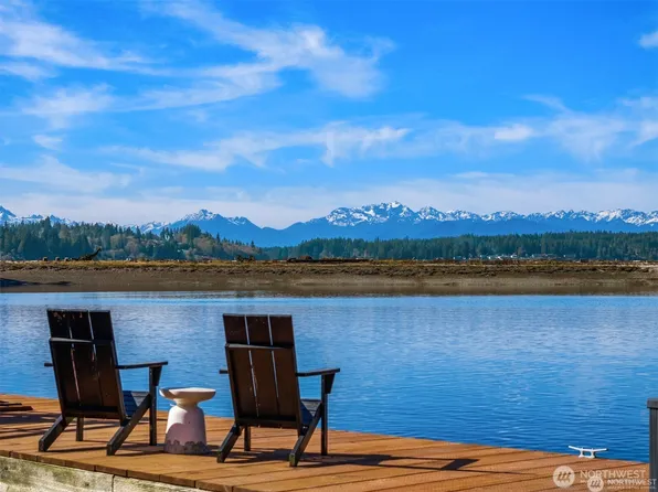 5482 Fletcher Landing NE, Bainbridge Island, WA 98110