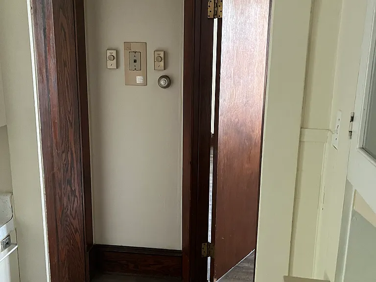 415 Putnam St #1 — Photo 6