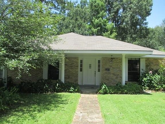 close up front porch with entrance area