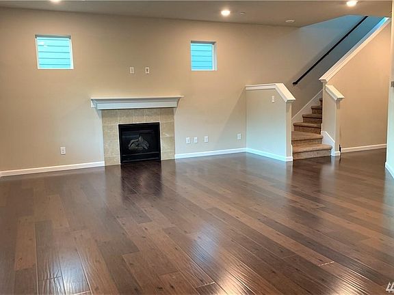 3rd image of 625 Birchwood Dr SW