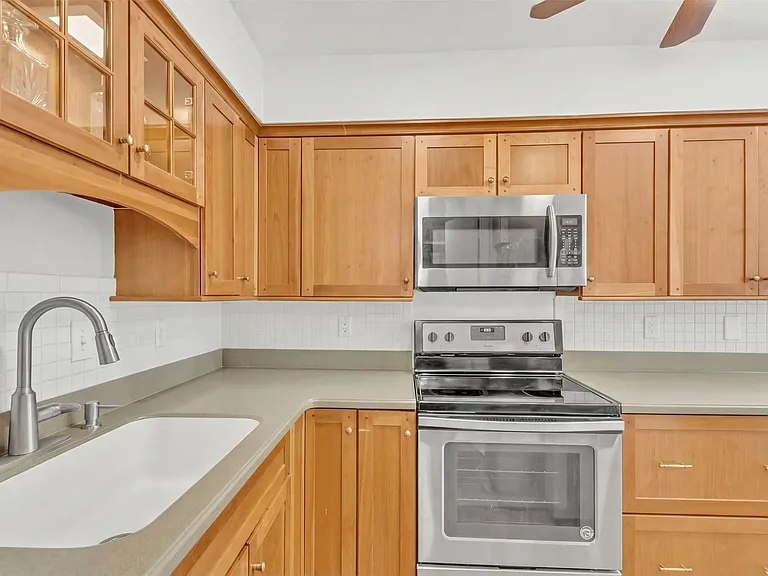 7616 Riverbrook Dr #6 — Photo 11