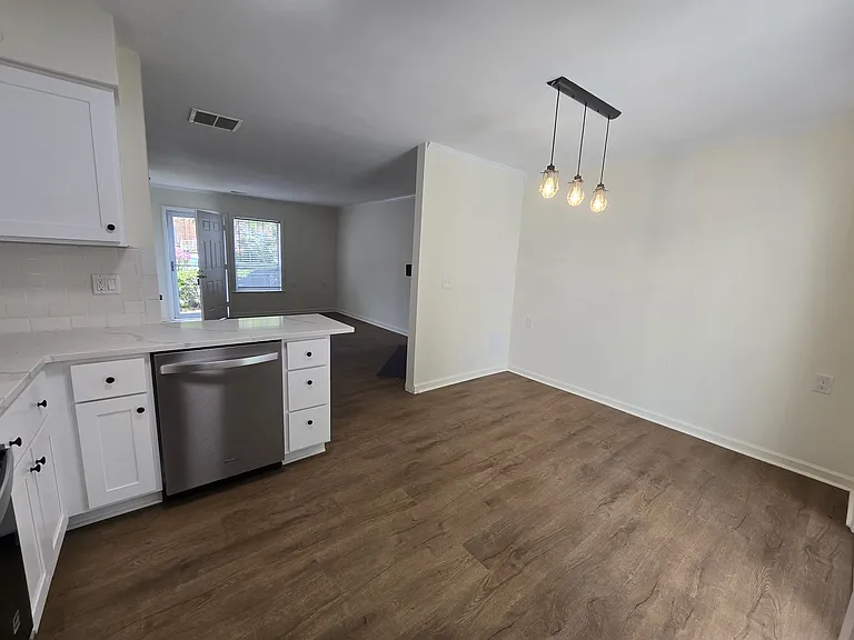118 Chaucer Ct — Photo 12