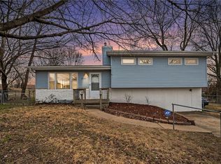 8405 Kaill Rd, Pleasant Valley, MO 64068