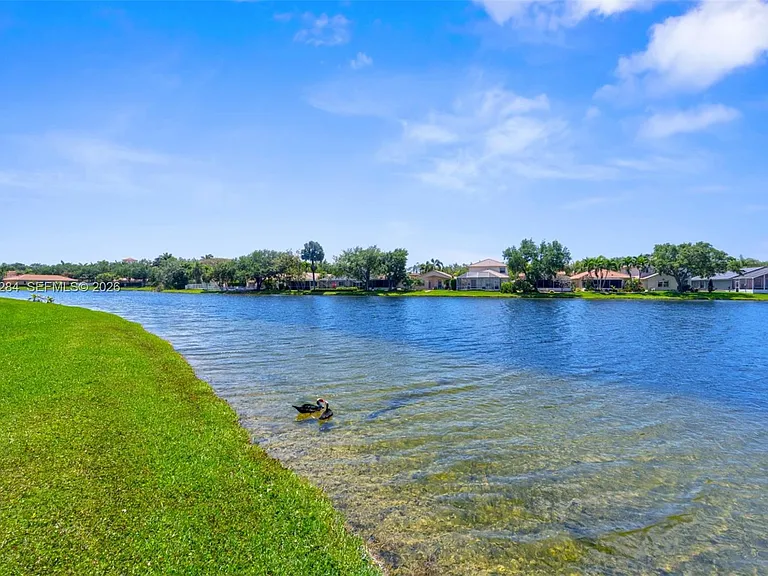 16440 Ruby Lk — Photo 4
