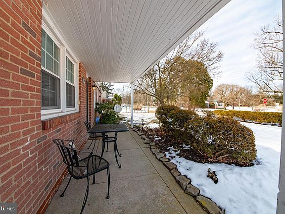 3rd image of 128 Pleasant Rd