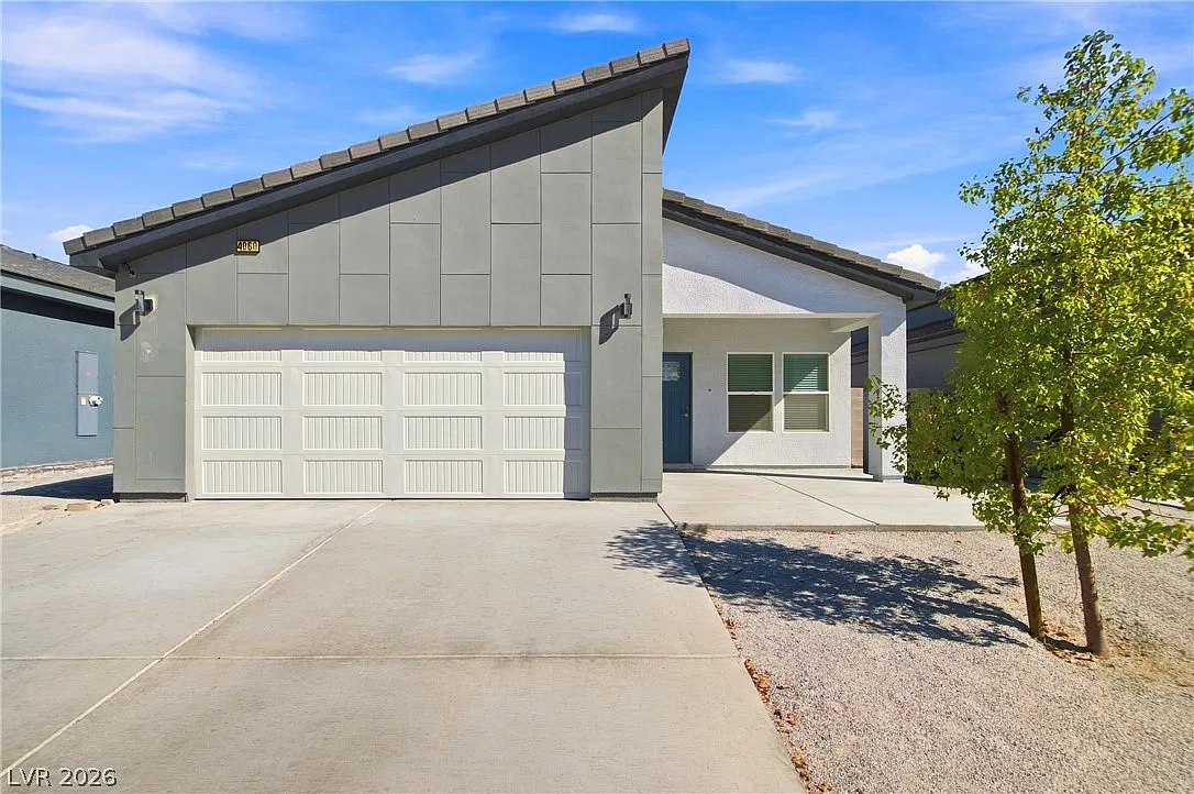 4 bed, 2.0 bath, 1526 sqft, $2,195 — Photo 1