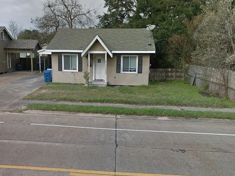 1106 W Congress St — Photo 1