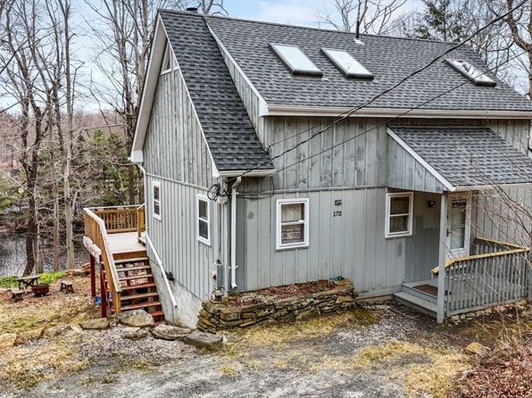 173 King Richard Dr, Becket, MA 01223