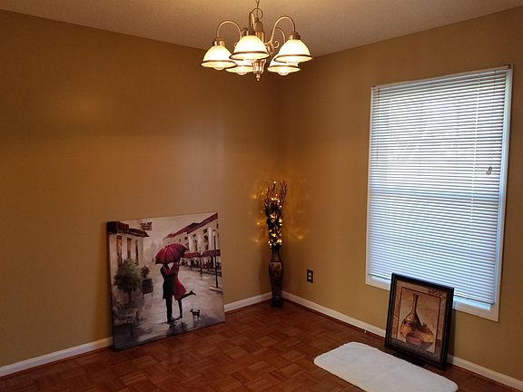 4th image of 1420 Janet Way Dr