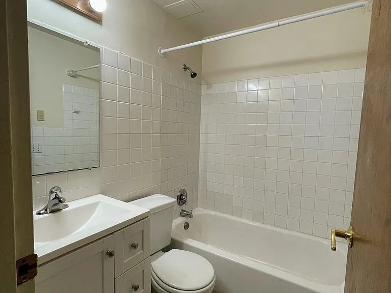 1415 5th St SE #1 — Photo 7