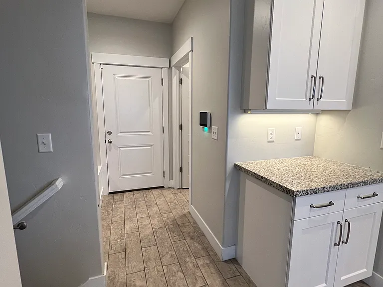 598 W Regent Garden Ln — Photo 17