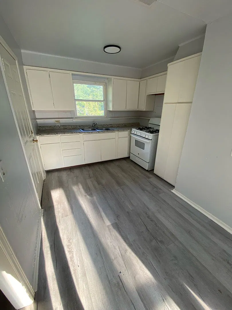 3 Bed 1 Bath Home in Northgate Neighborhood — Photo 4