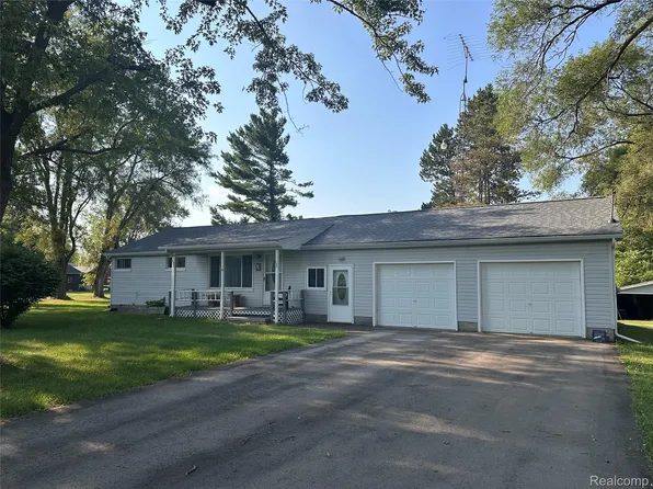 8059 E Mount Morris Rd, Otisville, MI 48463