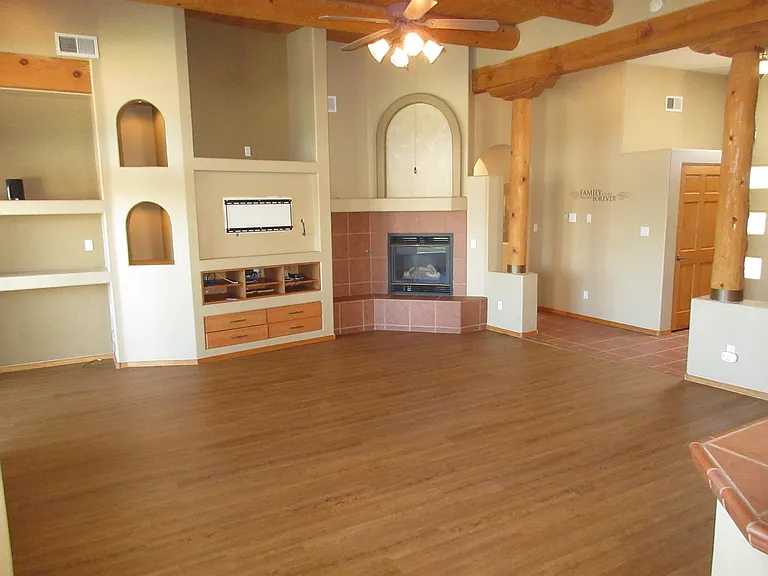 1312 Tiffany Ln SE — Photo 7