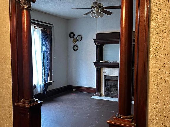 3rd image of 4818-4820 Greer Ave