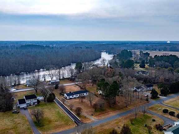 3rd image of 34157 Somerset Rd